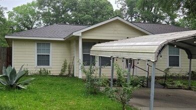 Building Photo - 10635 Royal Cavins Dr