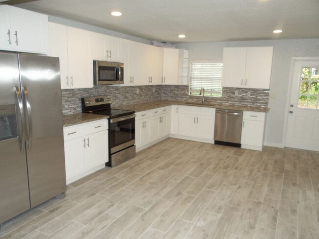 Foto del edificio - 3bed/2.5 bath in Seminole Heights - comple...