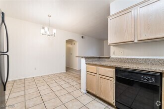 Building Photo - 1830 N Buffalo Dr