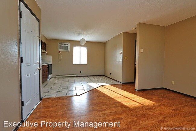 Foto del edificio - 325 East Ln