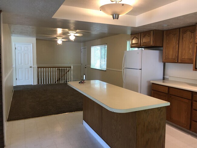 Building Photo - 9066 Bordeaux Way