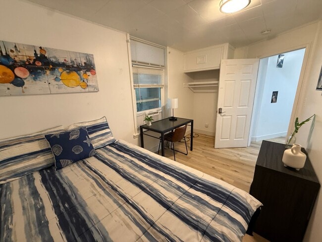 Building Photo - Affordable Private Guy Room in Avenues/University Area - Main Floor