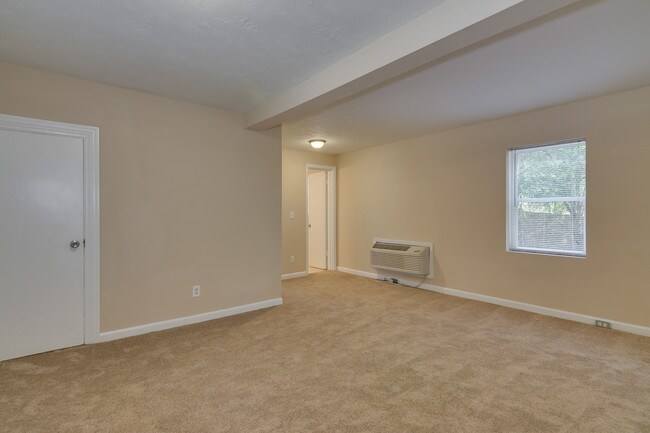 Foto del edificio - 1648 Wycliffe St