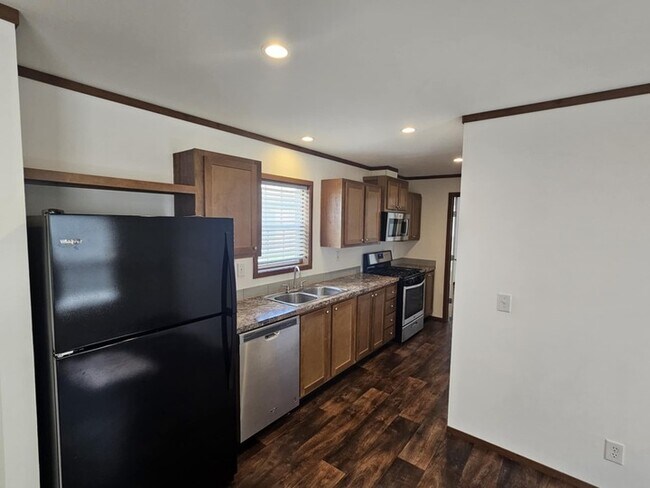 Foto del edificio - 76 Meggan Dr