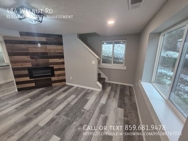 Foto del edificio - 484 Walnut Rd