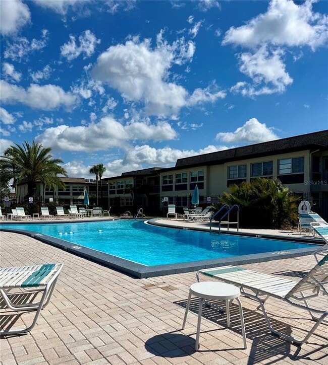 Foto del edificio - 4754 Marine Pkwy