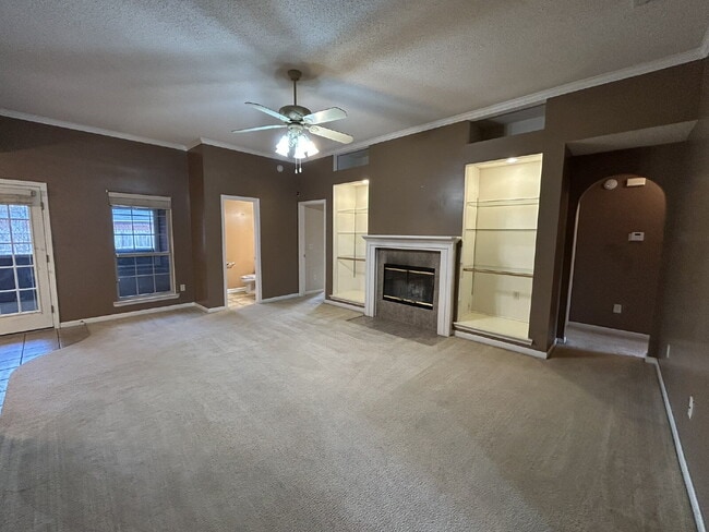 Building Photo - Home For Rent