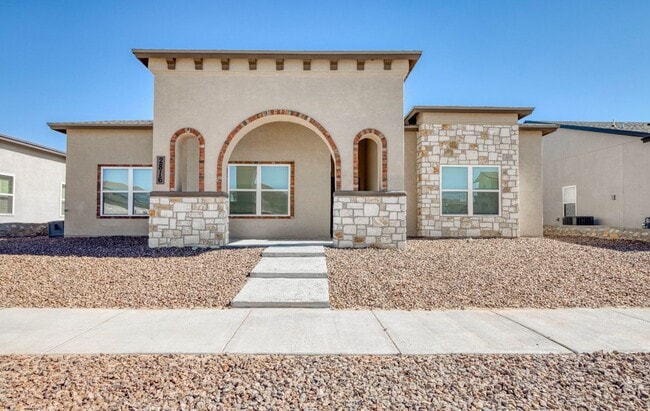 Building Photo - Eastside area for  Short or Long Term Rental(Completely Furnished) Beautiful 4 bed/2.5 baths