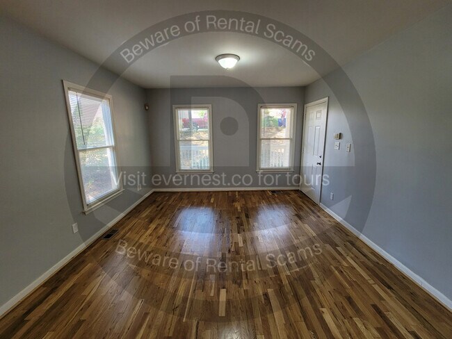 Building Photo - 2430 Bellview Ave NW
