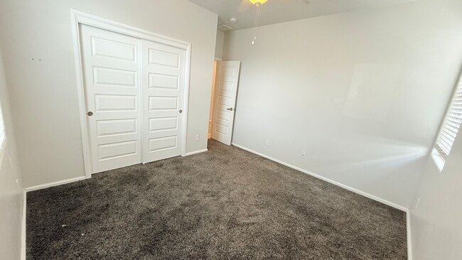 Building Photo - Modern comfort in Del Rey Estates