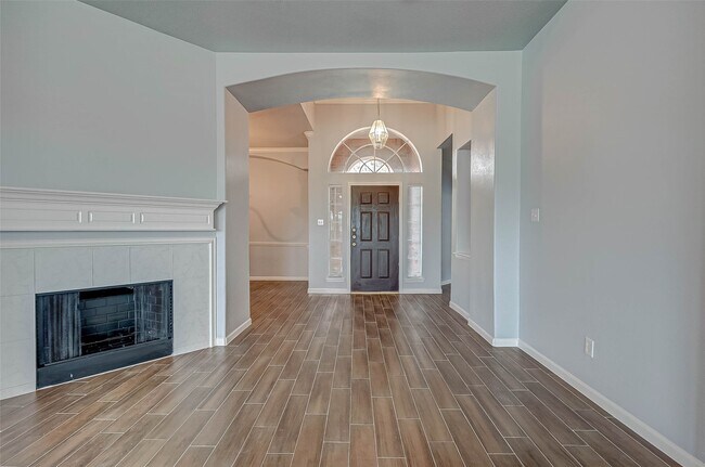 Foto del edificio - 3306 Stratford Pointe Dr