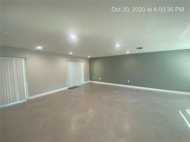 Foto del edificio - 5812 Erin Ln S