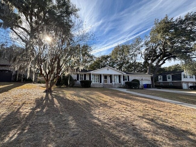 Foto del edificio - 5327 Chantilly Ln