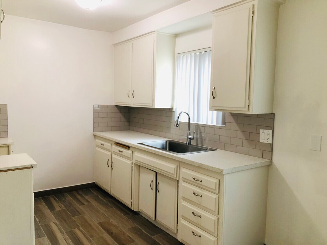 Foto principal - 1741 Centinela Ave