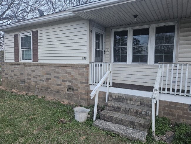 Foto del edificio - 101 Sibbie Ct