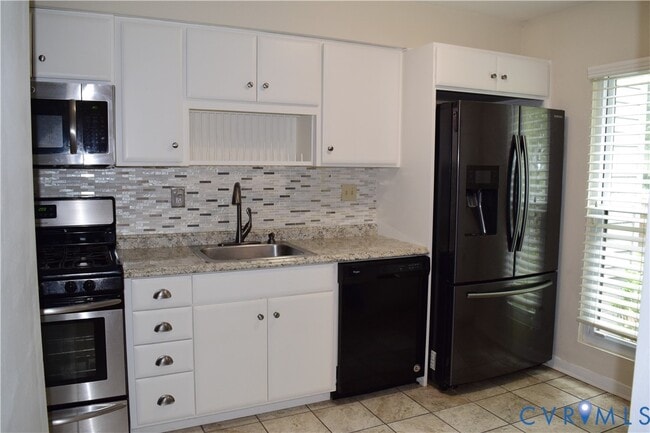 Building Photo - 9745 Groundhog Dr