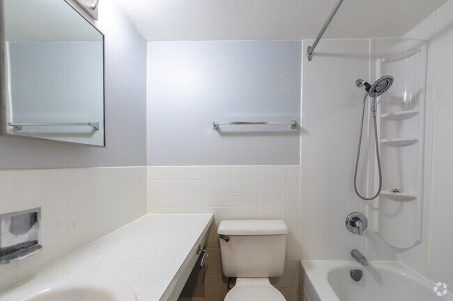 1 chambre, 1 salle de bain - Salle de bain - 931-932 Caledonian Vw