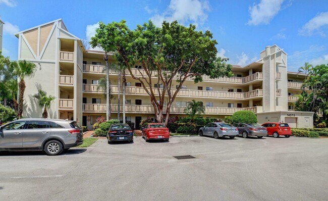 Building Photo - 14375 Strathmore Ln