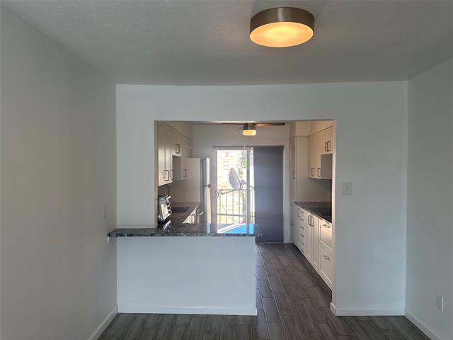 Foto del edificio - 8087 Meadow Rd