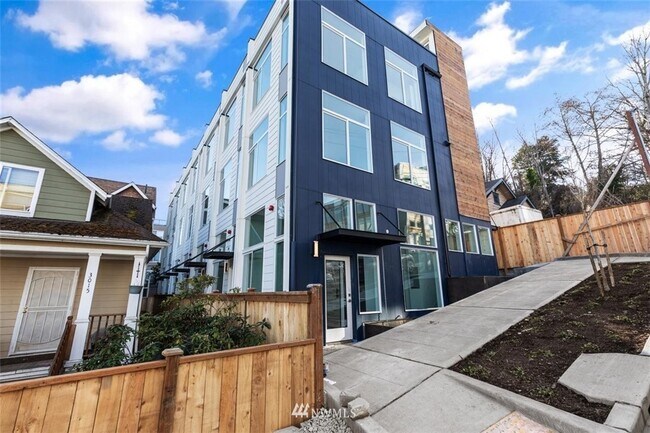 Foto del edificio - 3017 SW Charlestown St