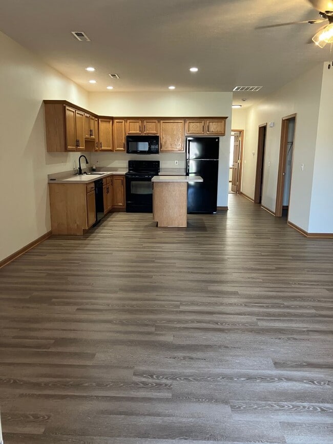 Building Photo - 1011 Laurel Tree Ct