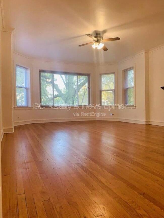 Foto del edificio - 6316 N Rockwell St