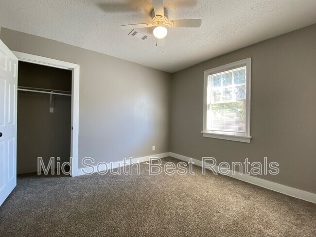 Building Photo - 298 Edsel Ave