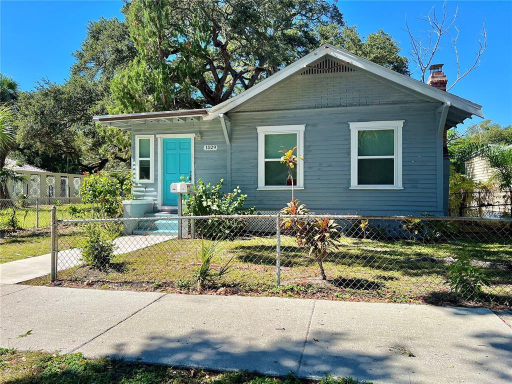 Foto principal - 1529 12th St S