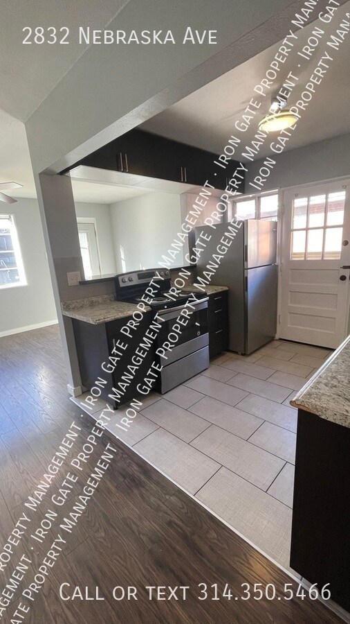 Building Photo - 2 bedroom Newly Renovated Check it out!!