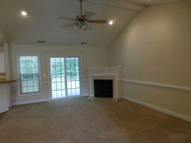 Foto del edificio - 408 Sweet Gum Way