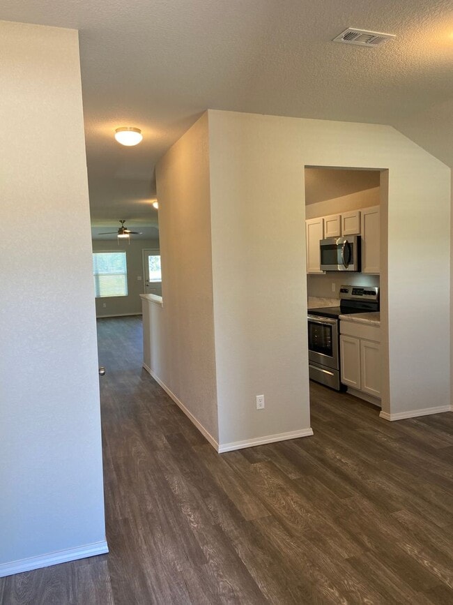 Building Photo - Pre-Leasing Now! Charming 3-Bedroom, 2-Bath Home in White Oak Crossing – Coming Soon!