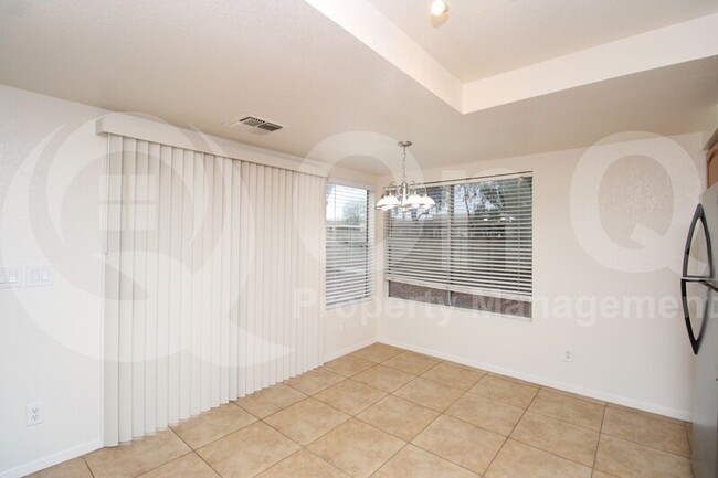 Foto del edificio - 2331 W Park Ave