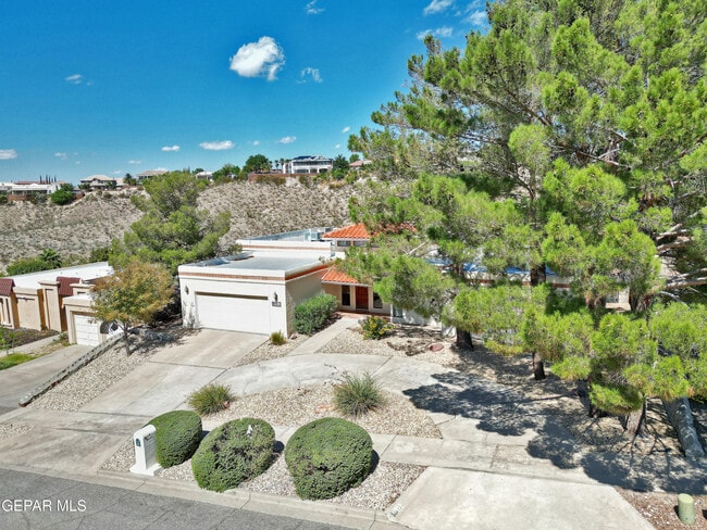 Building Photo - 6345 Via Aventura Dr