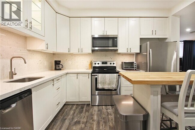 Building Photo - 23 Scarletwood St