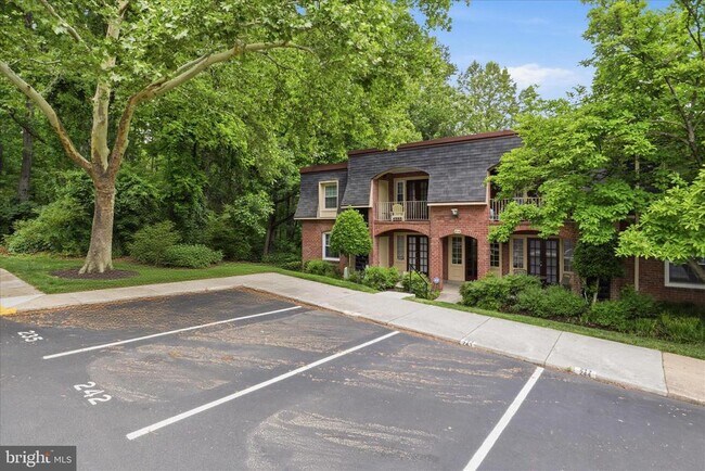 Foto del edificio - 8114 Colony Point Rd