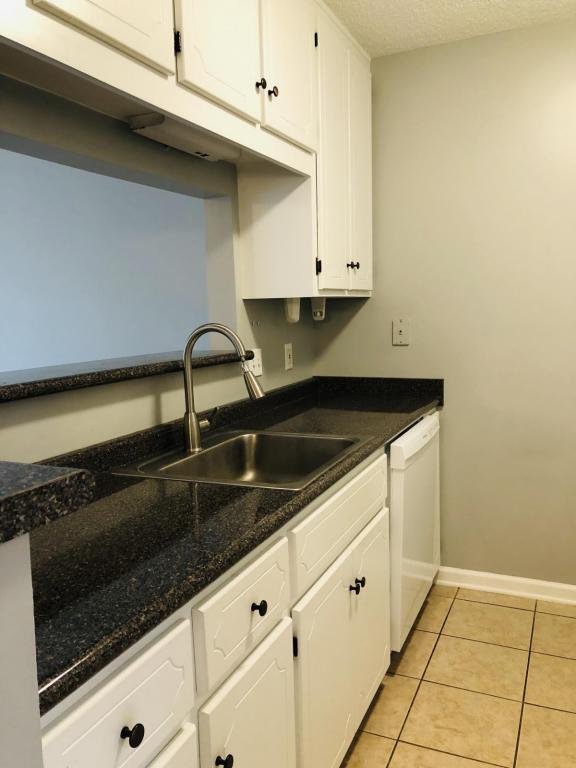 Building Photo - 122 WOODMERE DRIVE