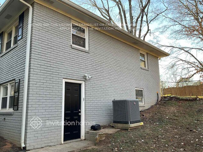 Foto del edificio - 3558 Pine Needle Dr SW