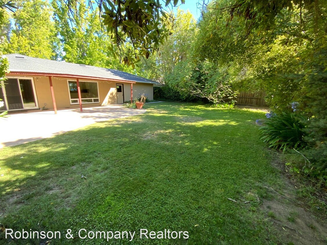 Foto principal - 3 br, 2 bath House - 450 Sherwood Way