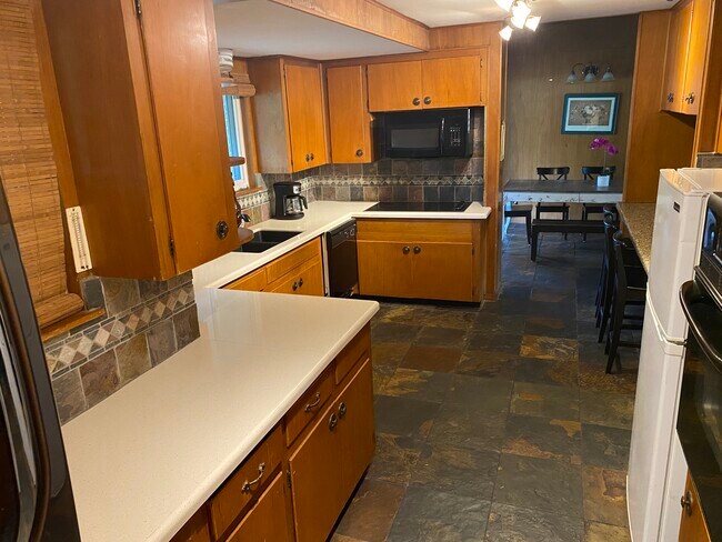 Foto del edificio - 513 W Oak Dr