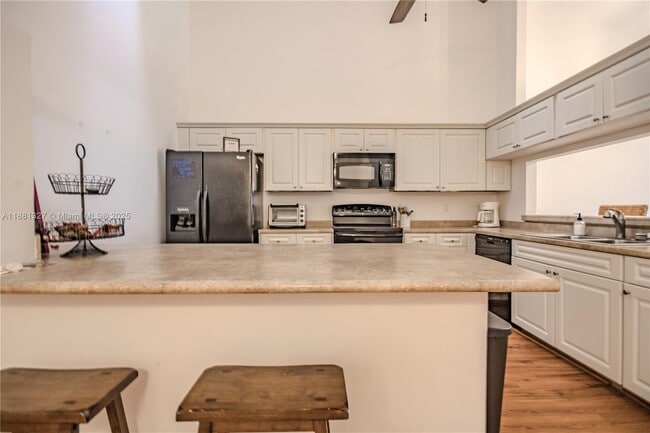 Building Photo - 7652 Pinewalk Dr S