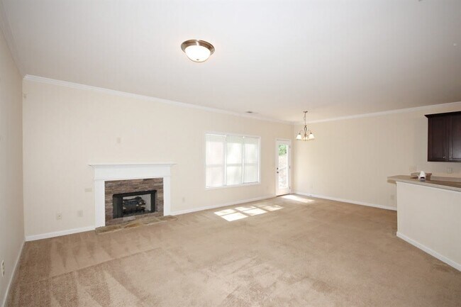 Foto del edificio - 8136 Brookbend Dr