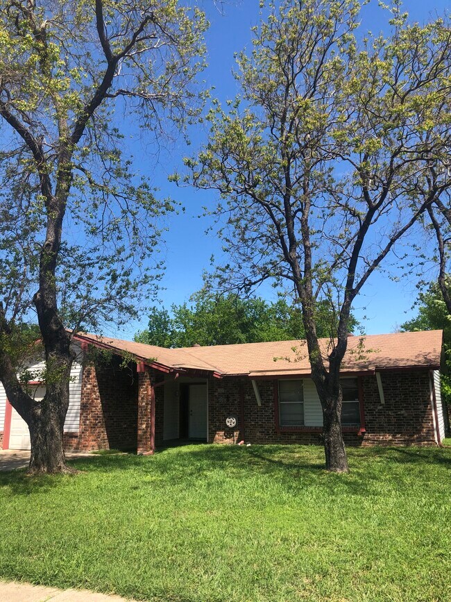 Acogedora casa en Balch Springs - 13237 Valley Forge Cir