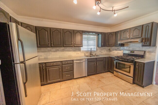 Foto del edificio - 723 W Cactus Wren Dr