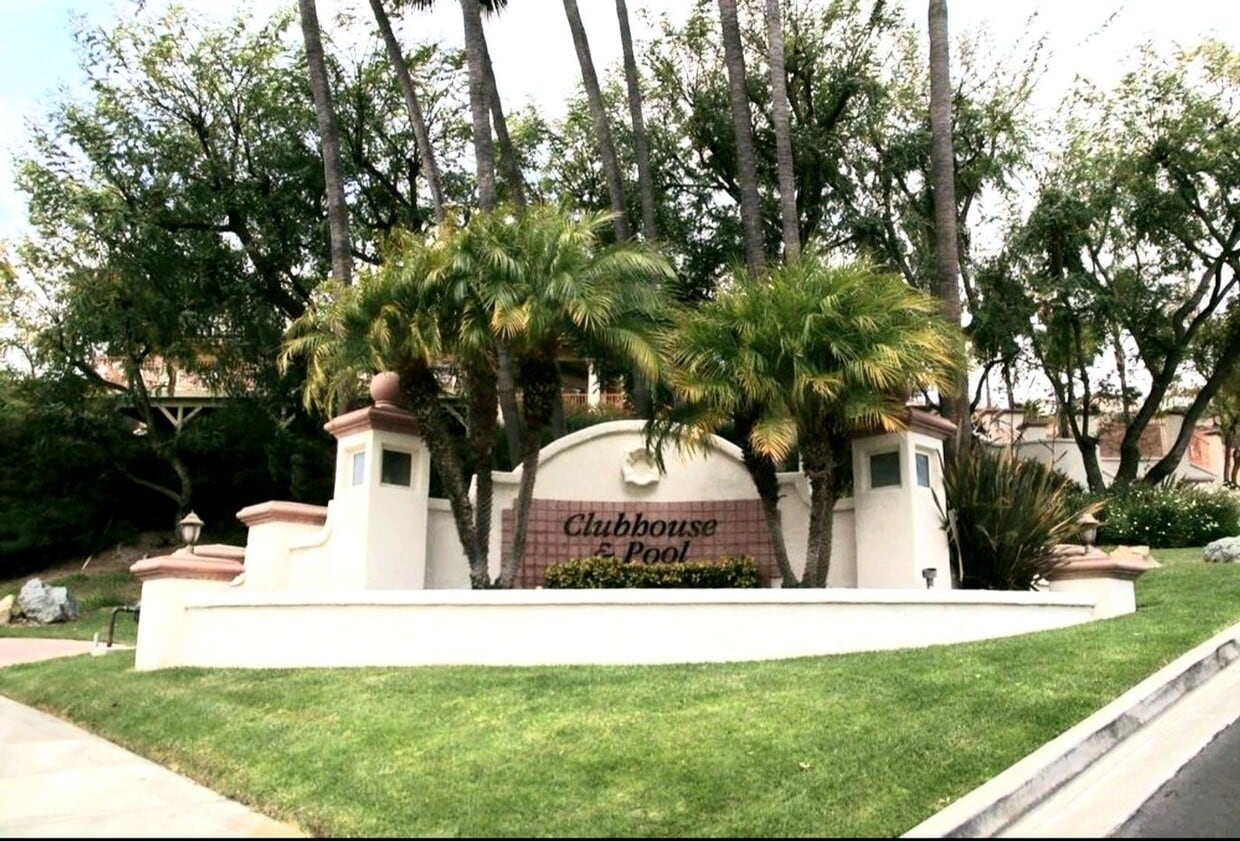 Foto principal - Lovely home in gated community
