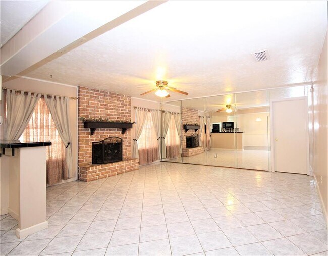 Building Photo - 10314 Sagerock Dr
