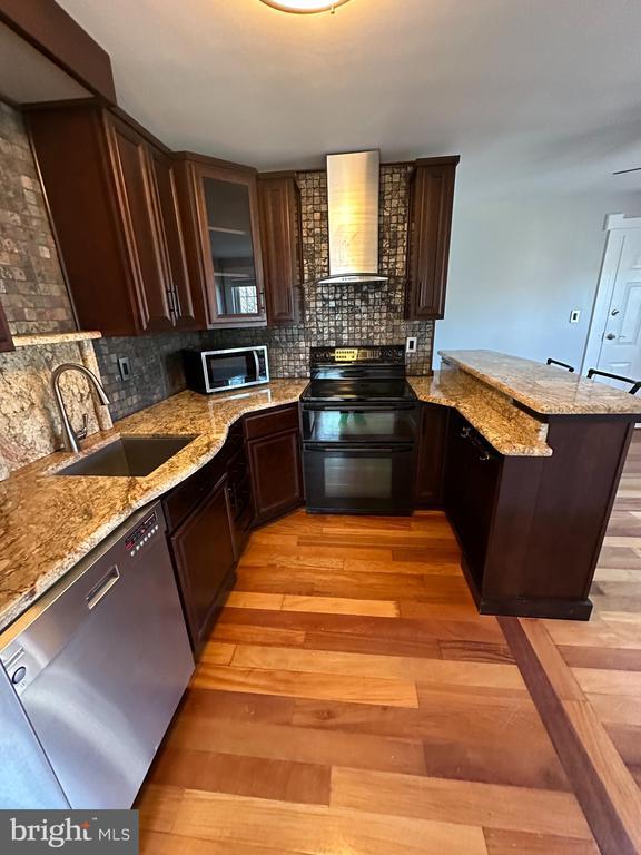 Building Photo - 1800 Dewitt Ave