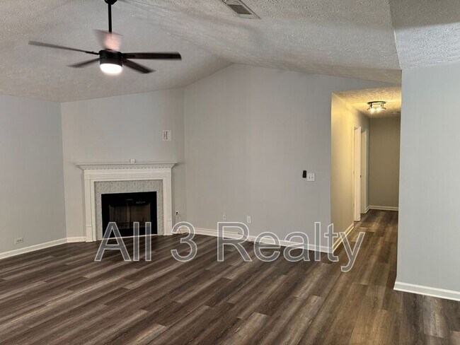 Foto del edificio - 63 Joy Springs Ct