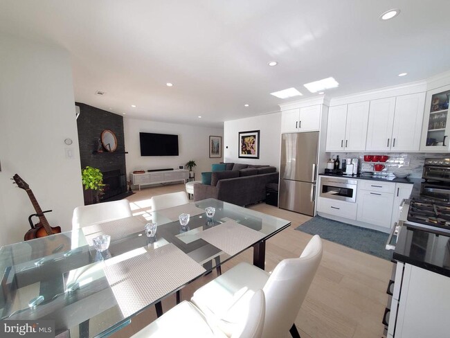 Building Photo - 162 Tavistock Rd