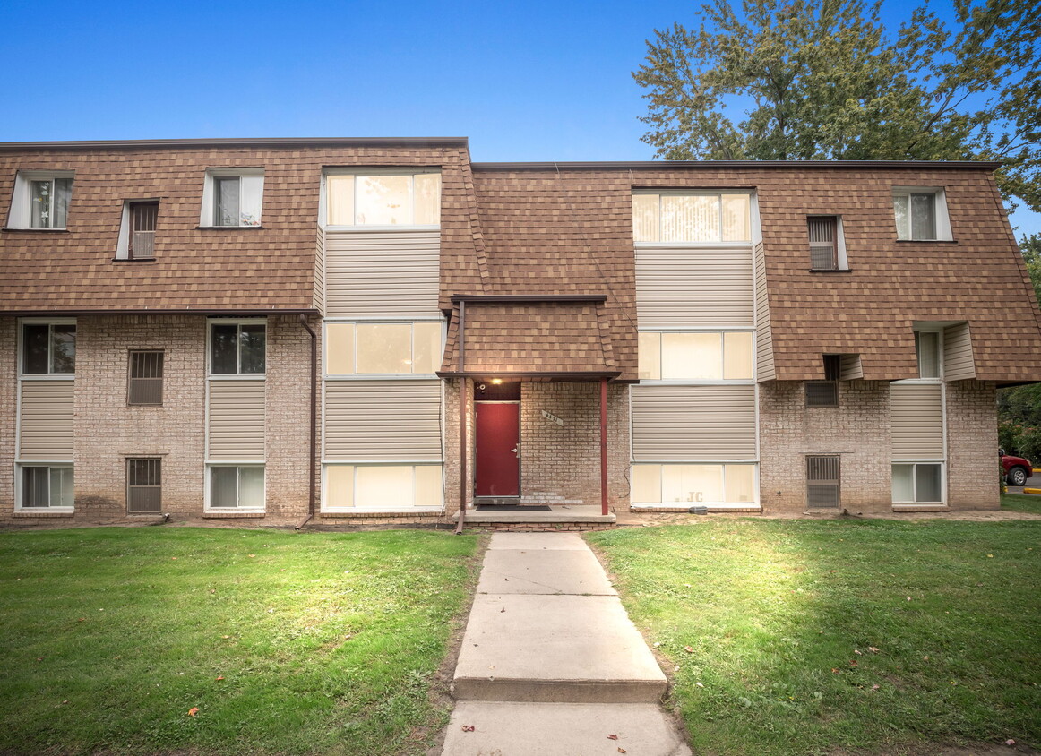 Primary Photo - Parkside Apartments