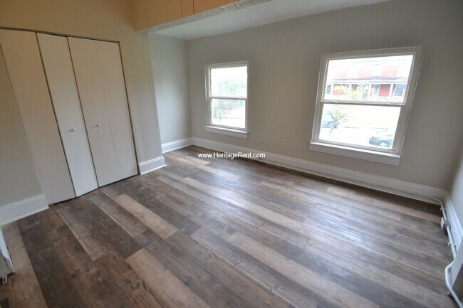 Building Photo - 529 Hawthorne Ave